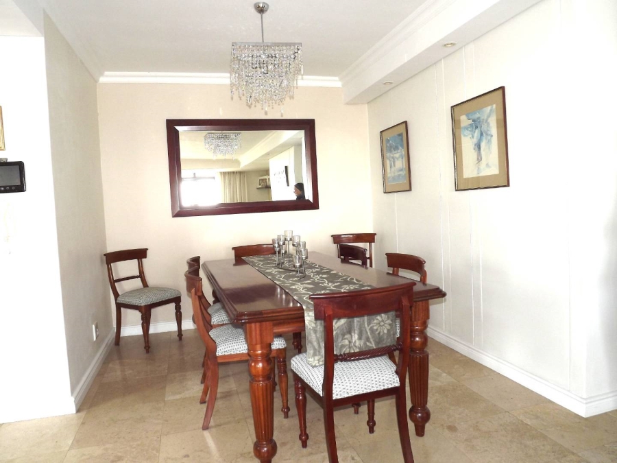 3 Bedroom Property for Sale in Sea Point Western Cape